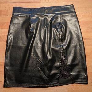 Windsor Black Faux Leather Skirt with Lace Slit size Large
